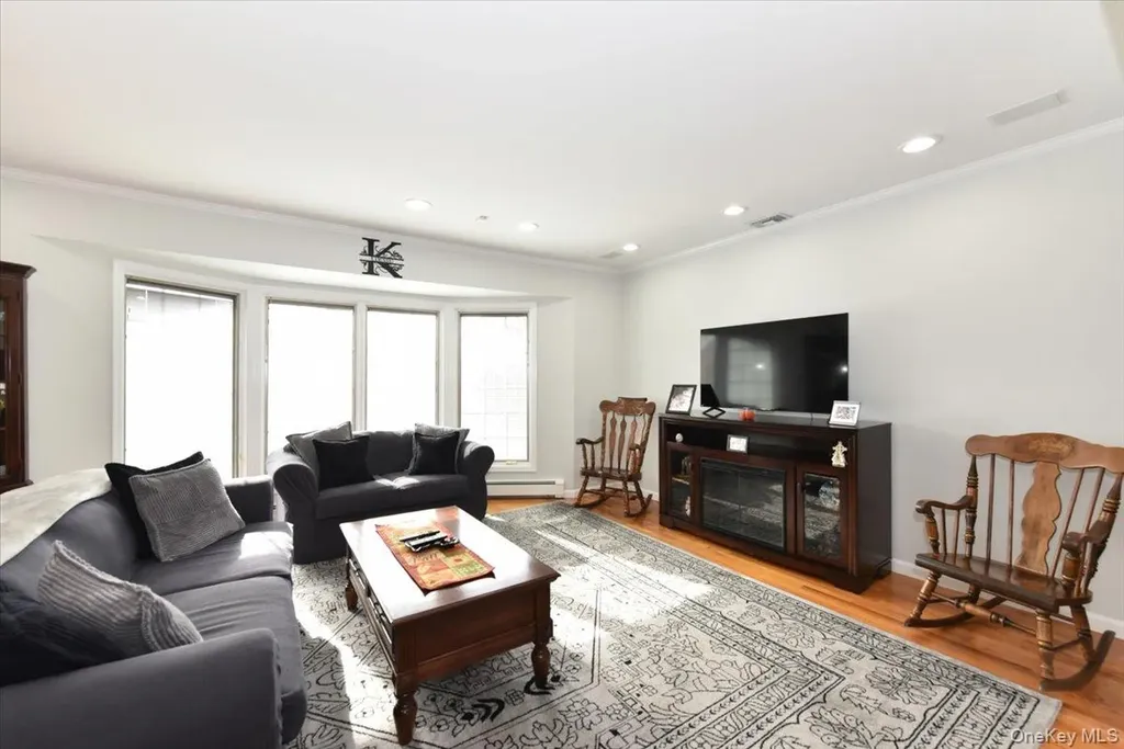 72 Narwood Road Massapequa NY 11758