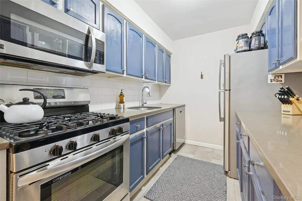 141 Pointe Circle N Coram NY 11727