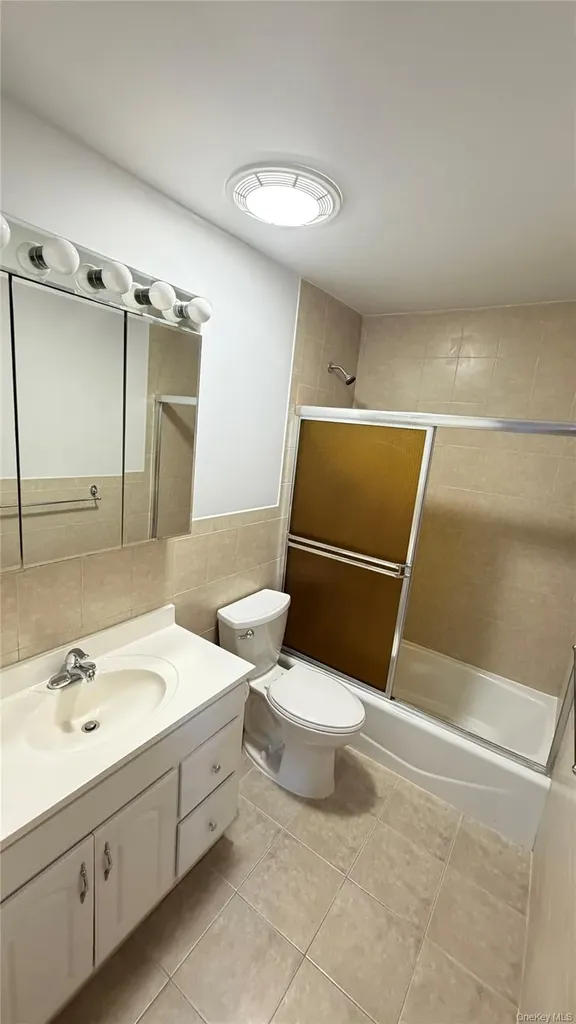 6046 69th Place Maspeth NY 11378