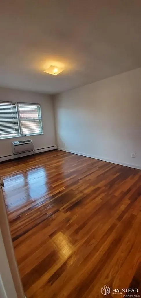 6046 69th Place Maspeth NY 11378