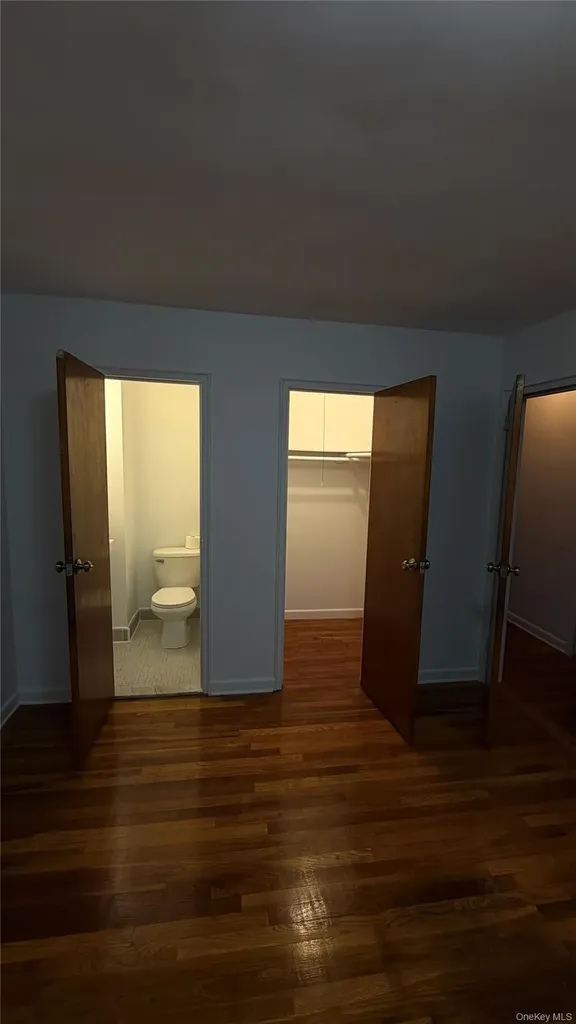 6046 69th Place Maspeth NY 11378