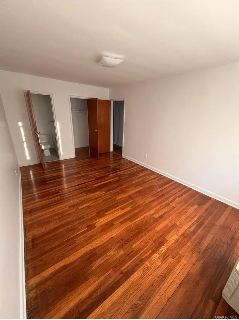 6046 69th Place Maspeth NY 11378