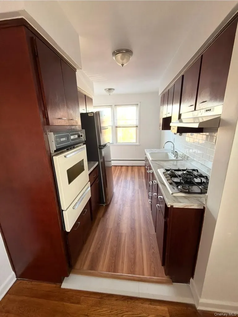 6046 69th Place Maspeth NY 11378