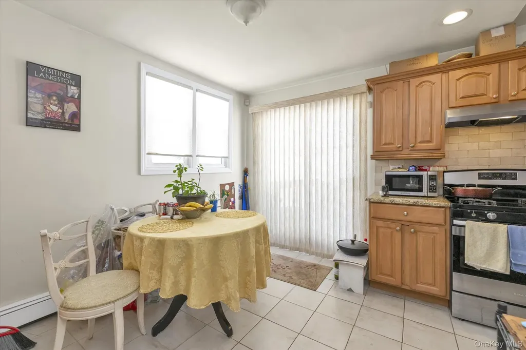 88 Spruce Lane Valley Stream NY 11581