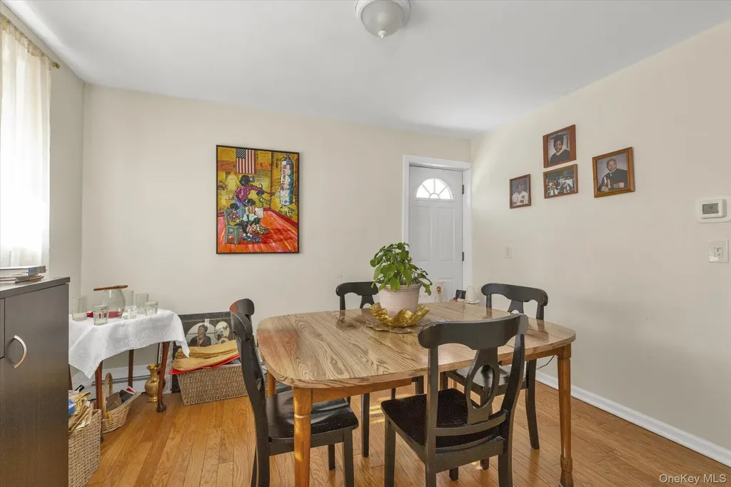88 Spruce Lane Valley Stream NY 11581