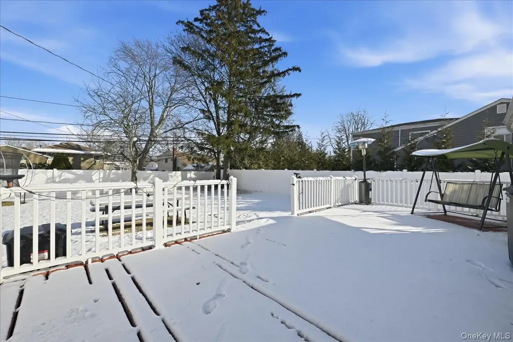5 Plum Tree Lane Commack NY 11725