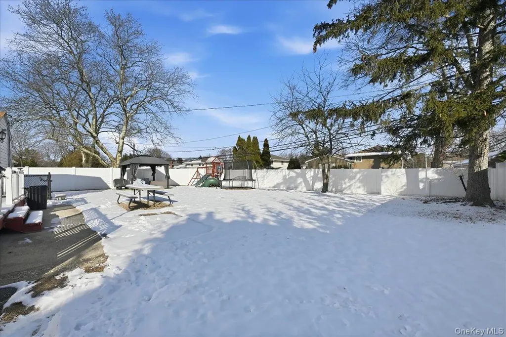 5 Plum Tree Lane Commack NY 11725