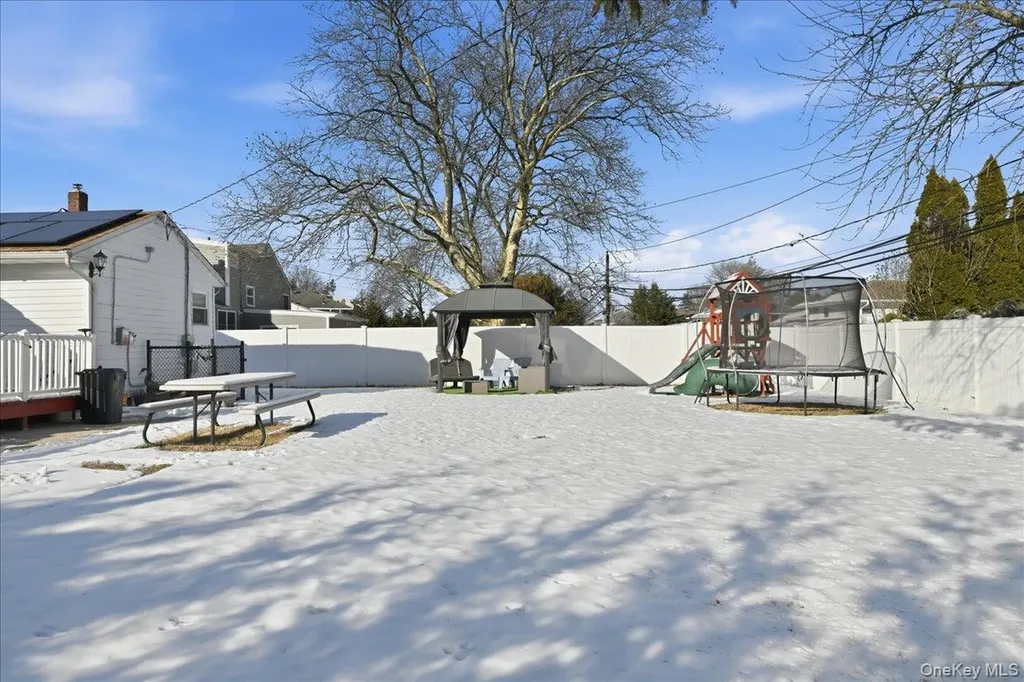5 Plum Tree Lane Commack NY 11725