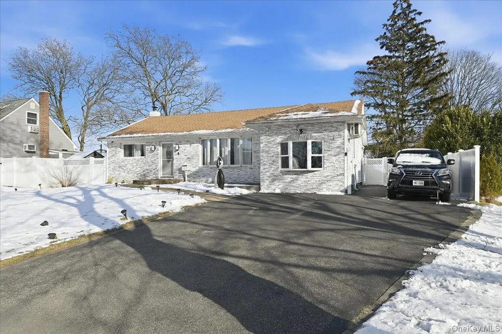 5 Plum Tree Lane Commack NY 11725