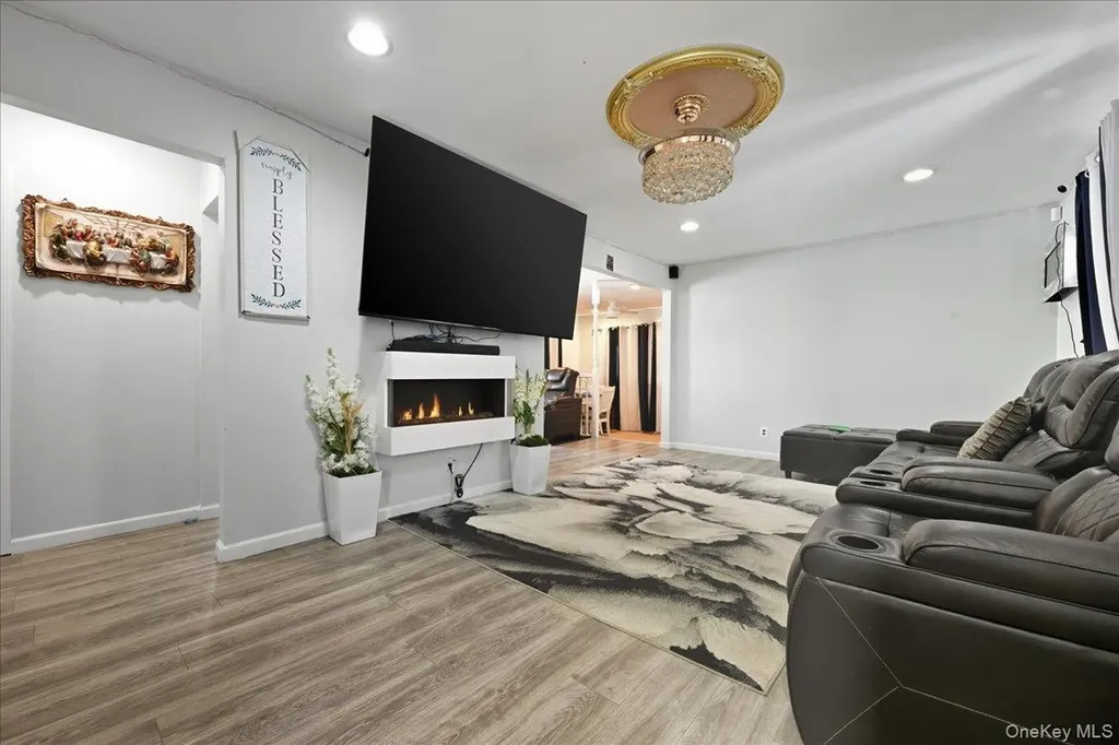 5 Plum Tree Lane Commack NY 11725