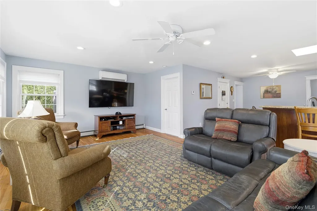 29 Norwich Avenue Lynbrook NY 11563