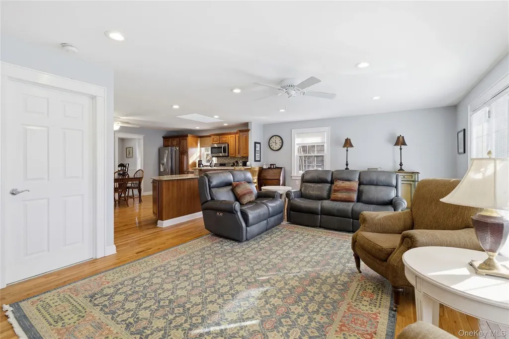 29 Norwich Avenue Lynbrook NY 11563