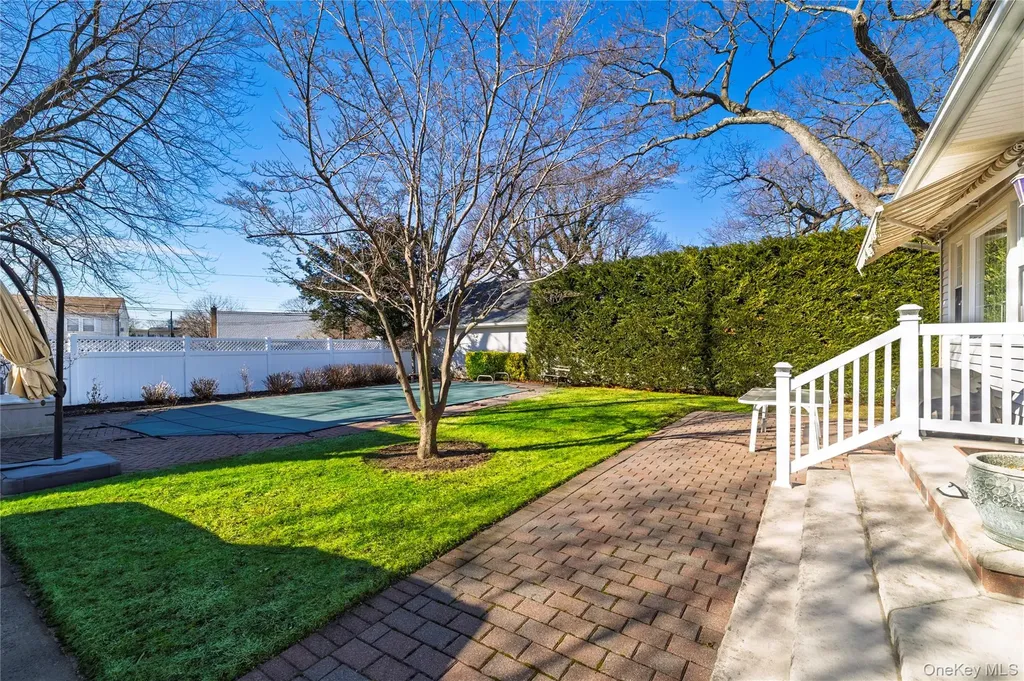 29 Norwich Avenue Lynbrook NY 11563