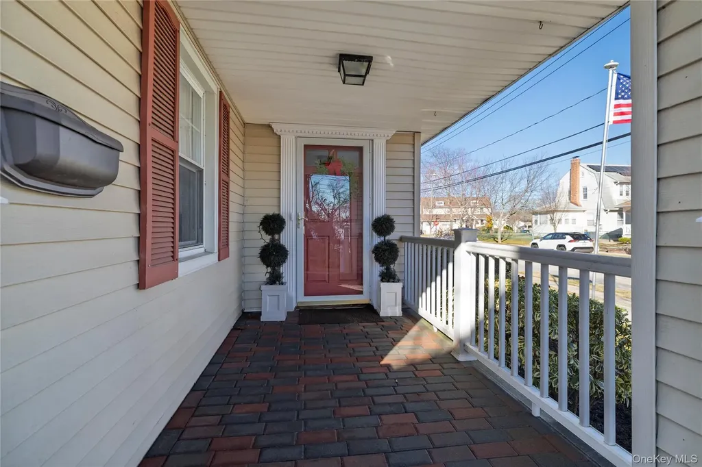 29 Norwich Avenue Lynbrook NY 11563
