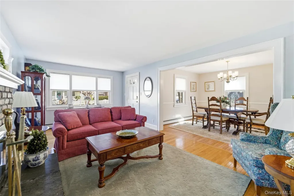 29 Norwich Avenue Lynbrook NY 11563