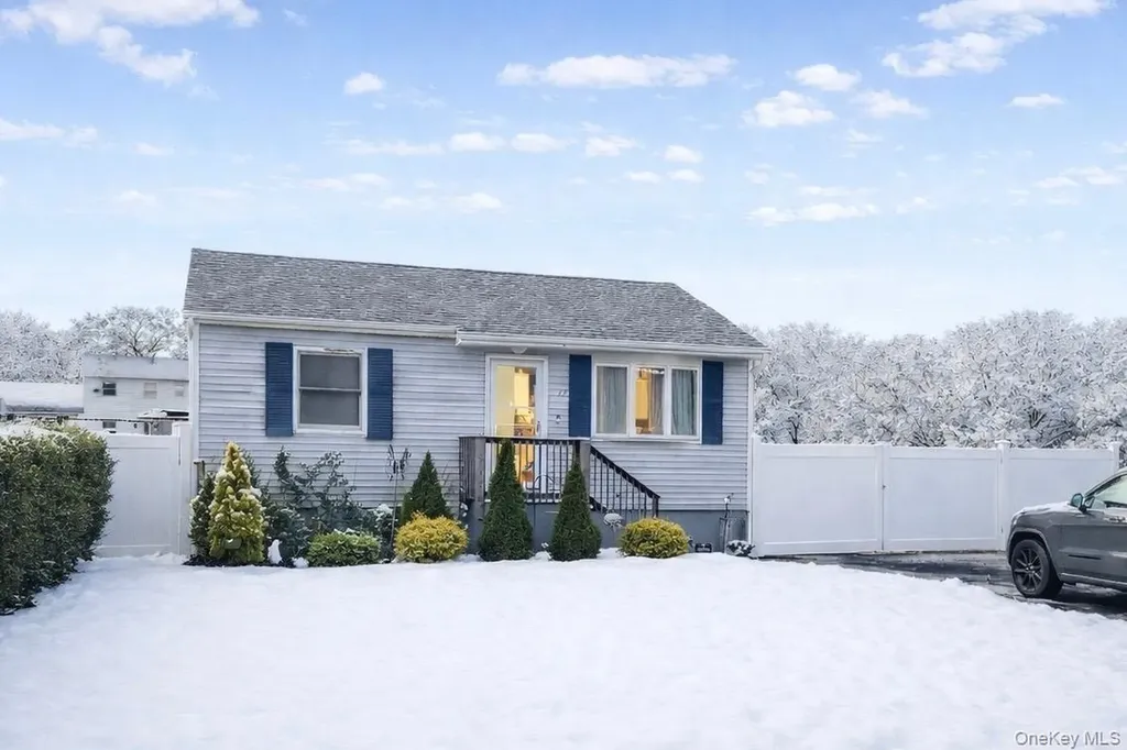77 Baybright Drive Shirley NY 11967