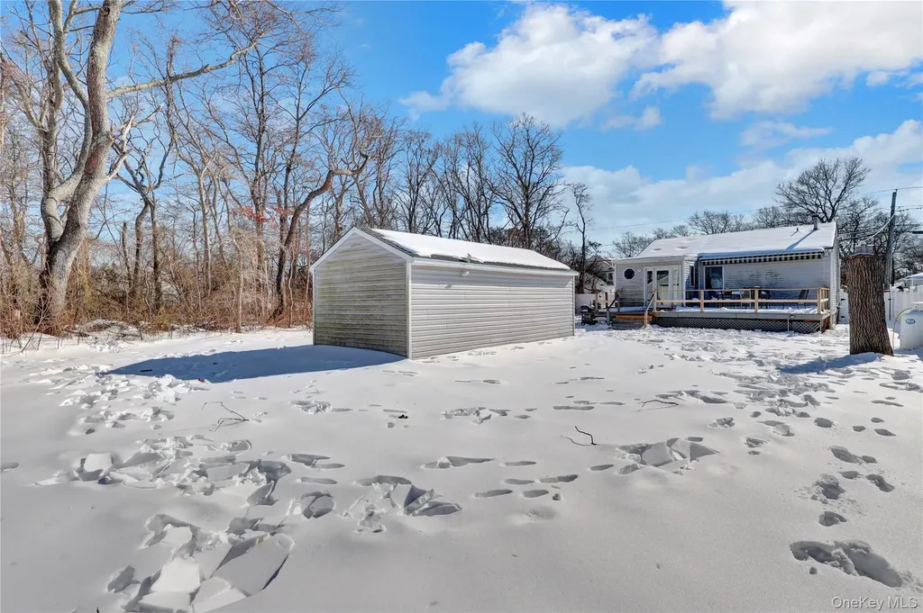 77 Baybright Drive Shirley NY 11967