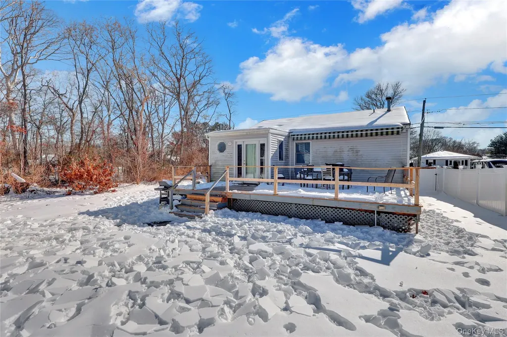 77 Baybright Drive Shirley NY 11967