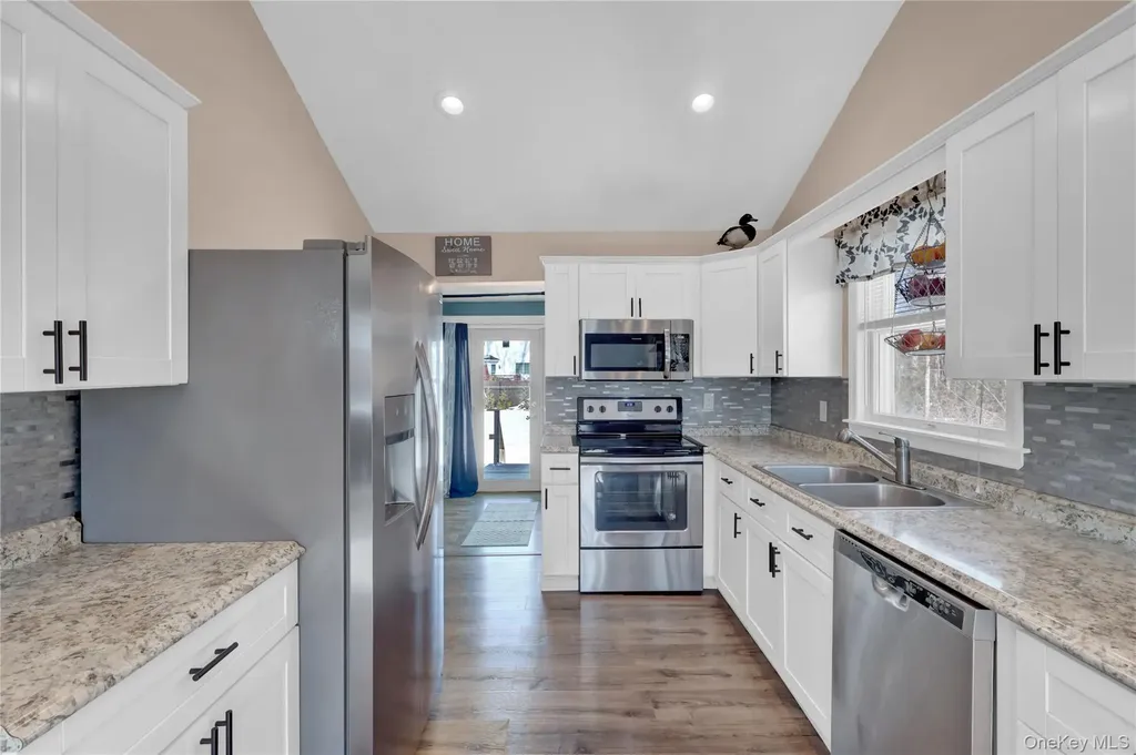 77 Baybright Drive Shirley NY 11967
