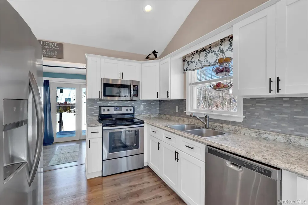 77 Baybright Drive Shirley NY 11967