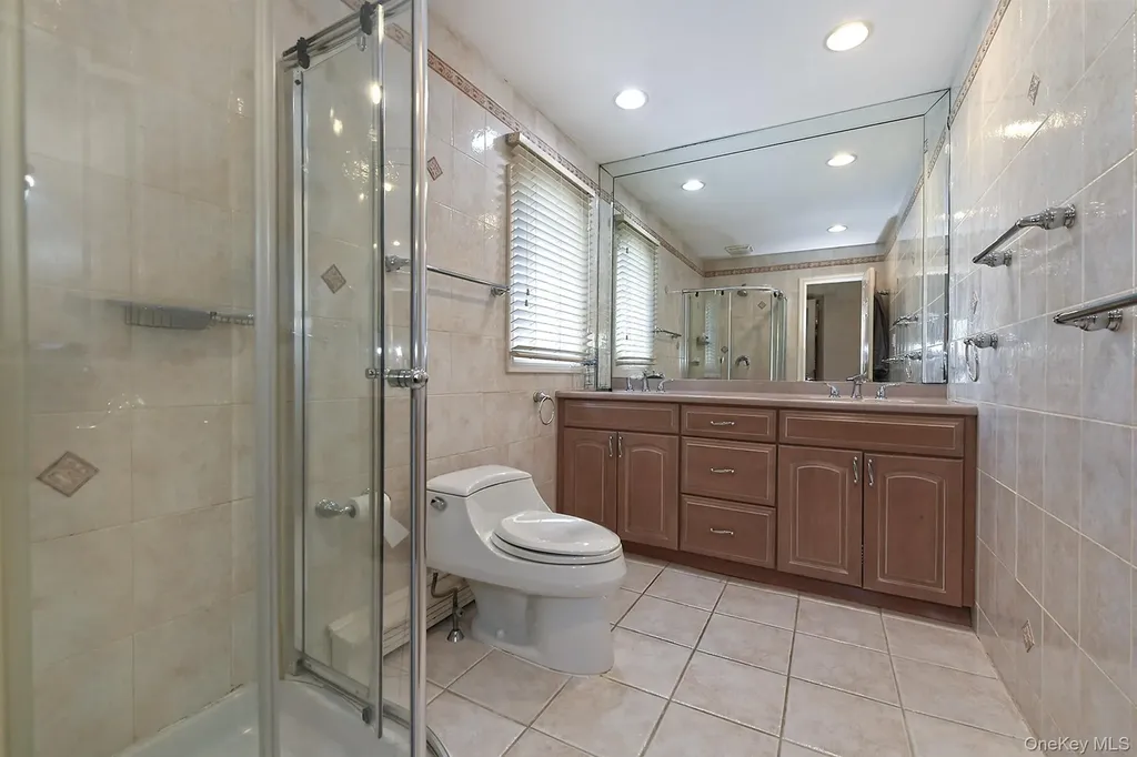 17 Susan Lane Dix Hills NY 11746