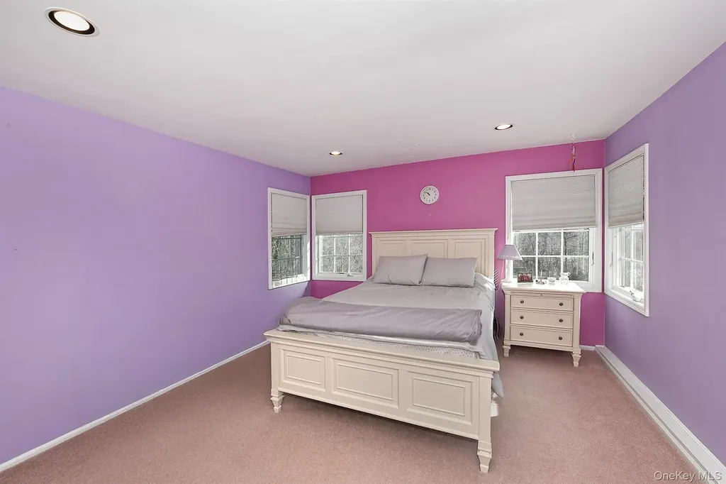 17 Susan Lane Dix Hills NY 11746