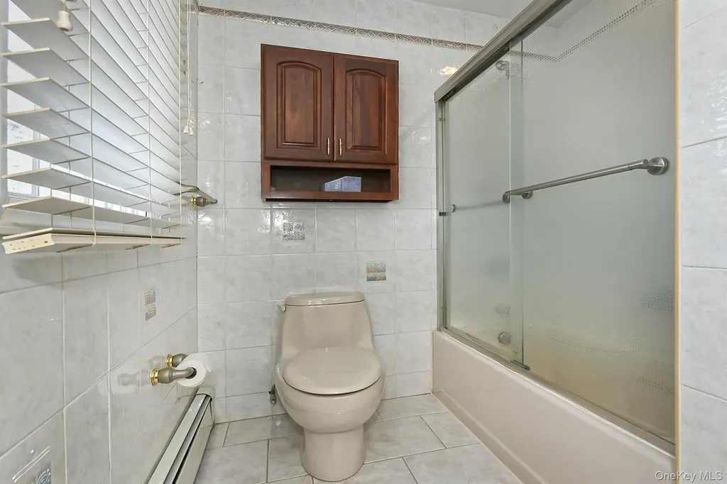 17 Susan Lane Dix Hills NY 11746