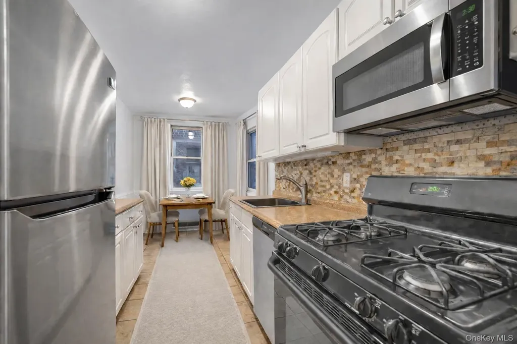 2080 Barnes Avenue Bronx NY 10462