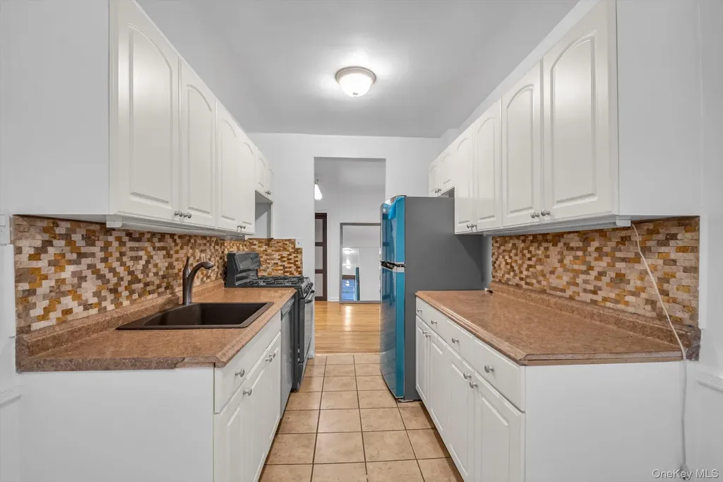 2080 Barnes Avenue Bronx NY 10462