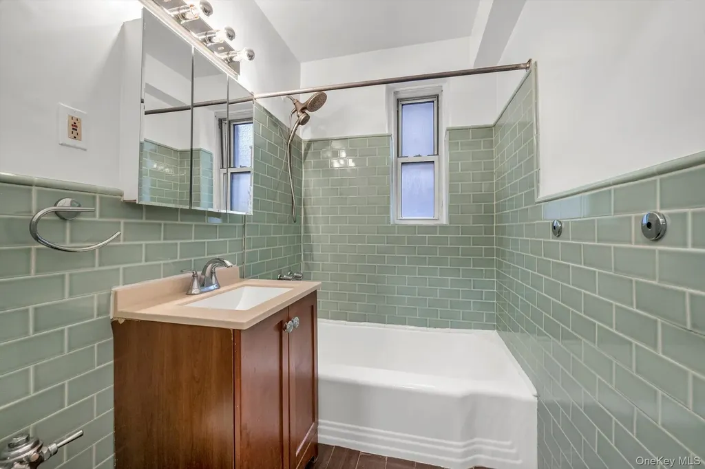 2080 Barnes Avenue Bronx NY 10462