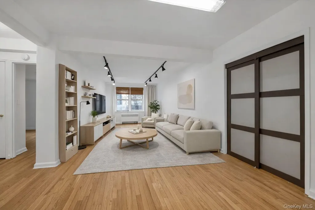 2080 Barnes Avenue Bronx NY 10462