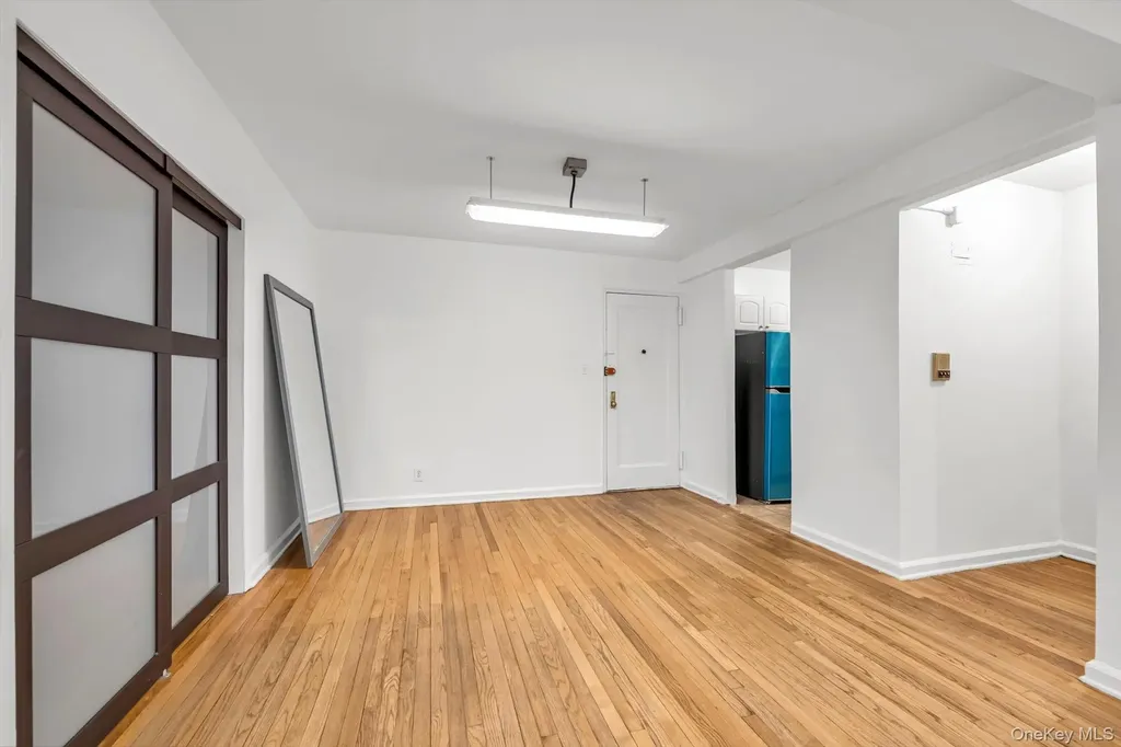 2080 Barnes Avenue Bronx NY 10462