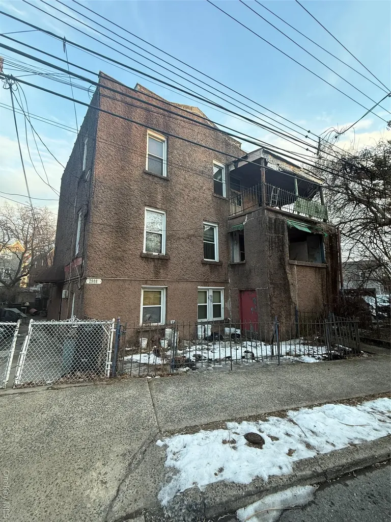 2908 Dewitt Place Bronx NY 10469