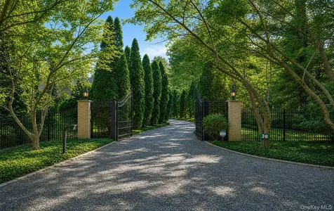 38 Tiffany Road Oyster Bay NY 11771