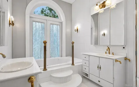 38 Tiffany Road Oyster Bay NY 11771
