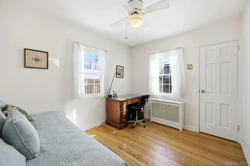 54 Aberdeen Road New Hyde Park NY 11040
