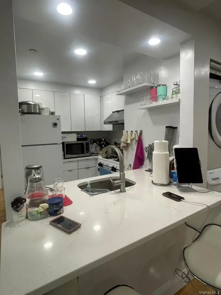 137-08 31st Road Flushing NY 11354
