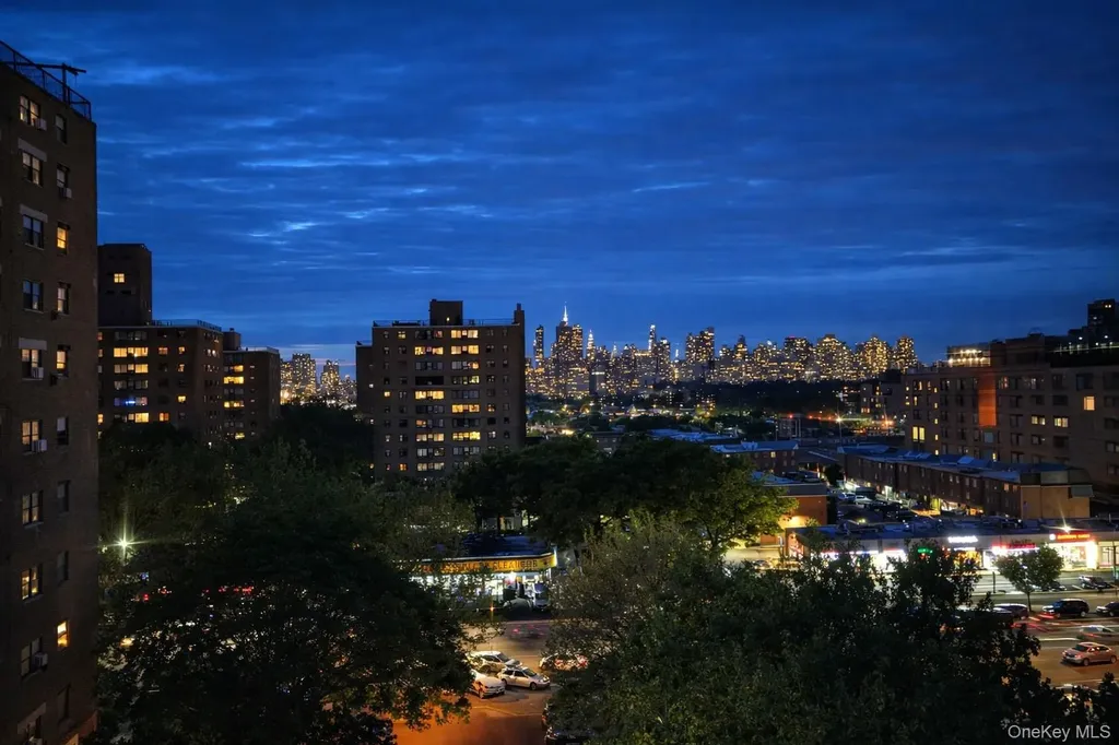 21-20 33rd Road Astoria NY 11106