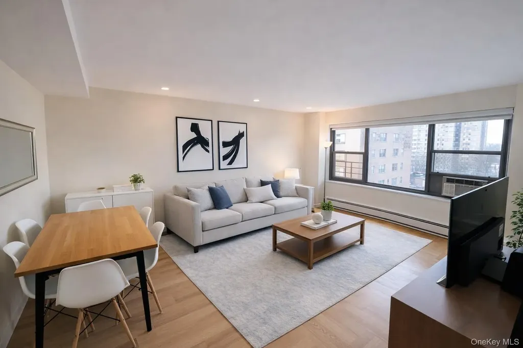 21-20 33rd Road Astoria NY 11106