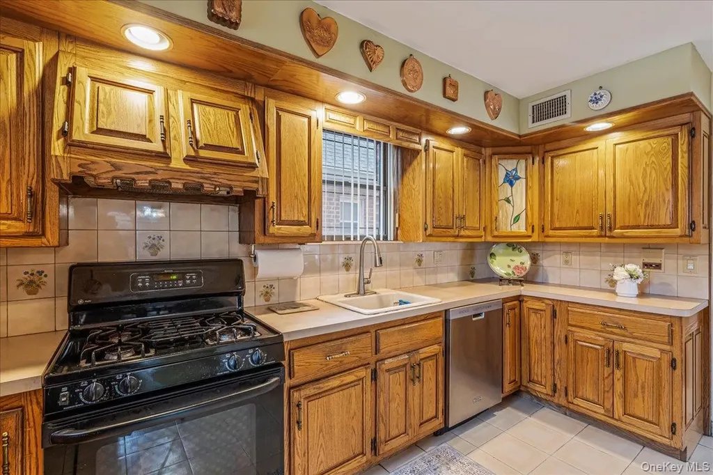 150-38 24th Avenue Whitestone NY 11357