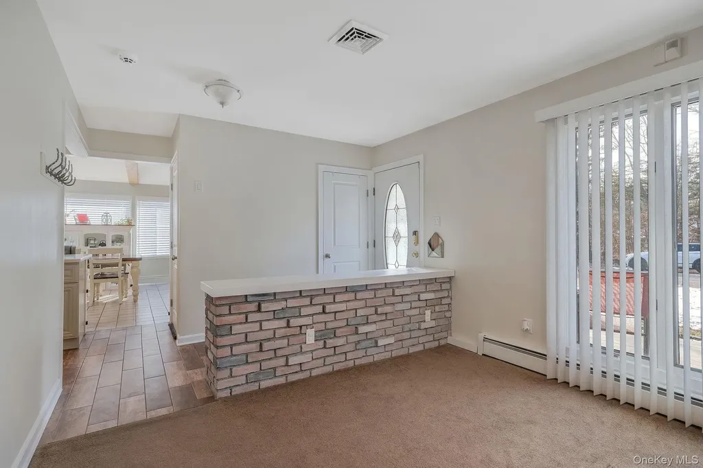 35 Strafford Street Mastic NY 11950