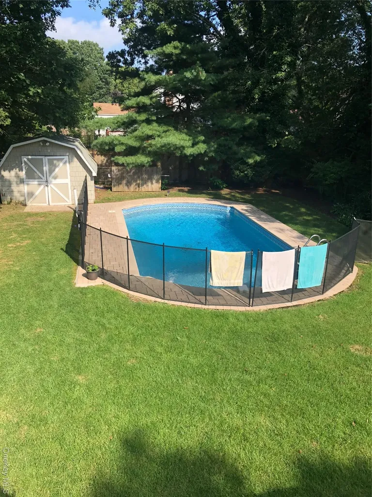 35 Strafford Street Mastic NY 11950