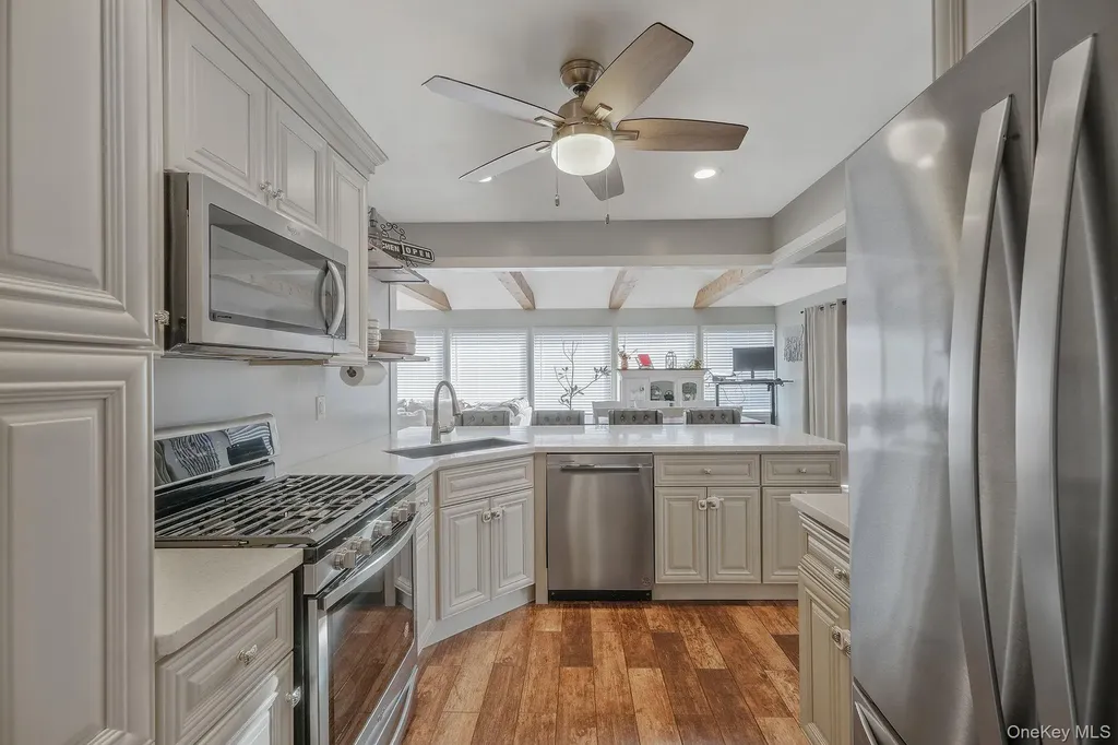35 Strafford Street Mastic NY 11950