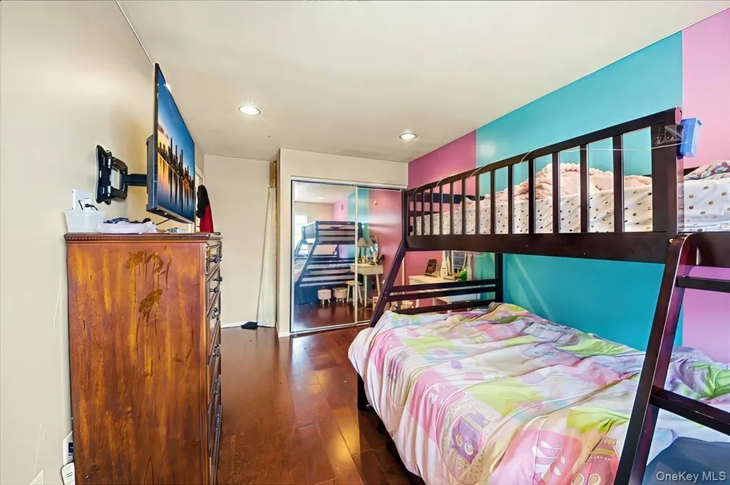 126 Mermaid Lane Bronx NY 10473