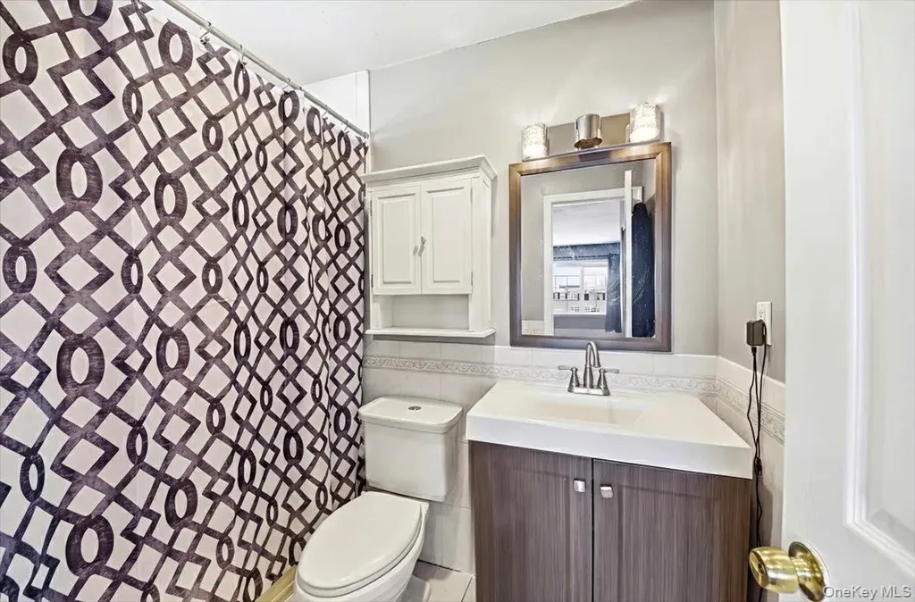 126 Mermaid Lane Bronx NY 10473