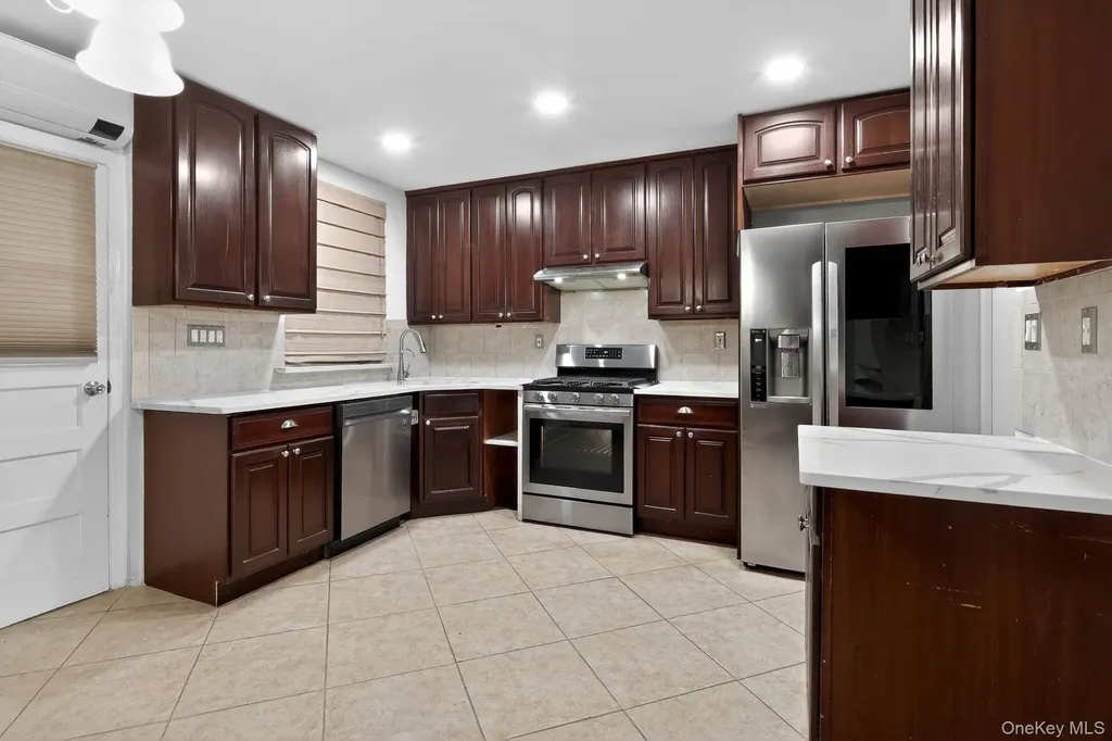4817 Wilder Avenue Bronx NY 10470