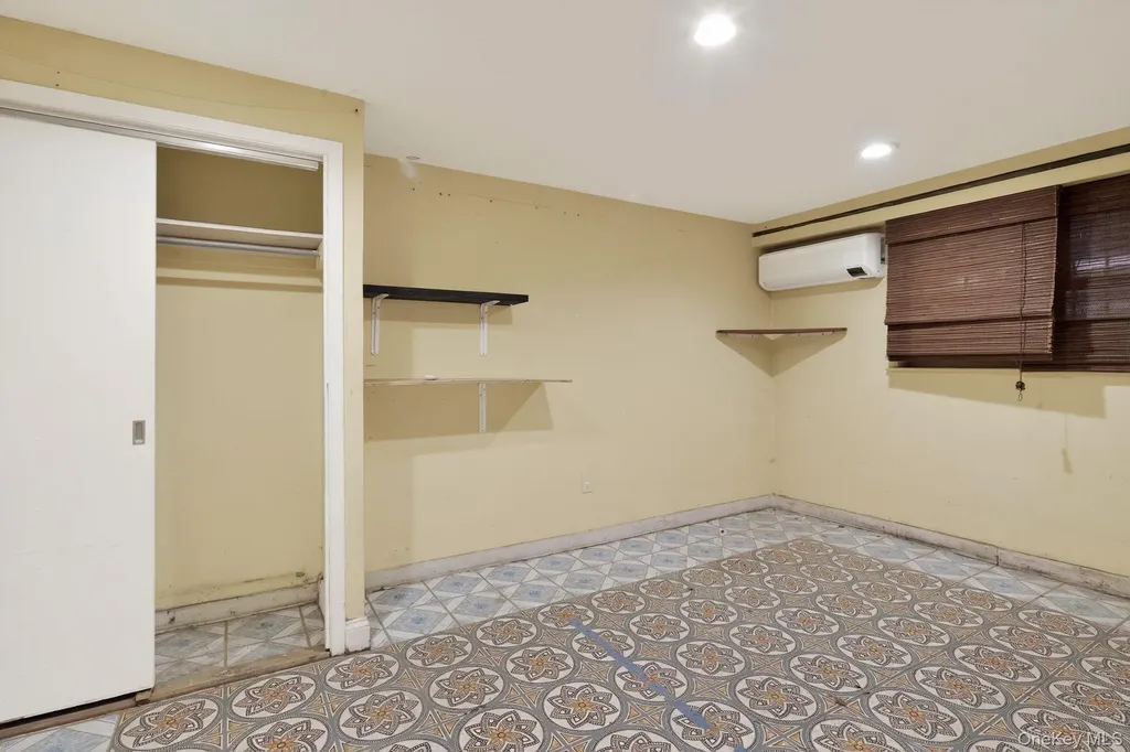 4817 Wilder Avenue Bronx NY 10470