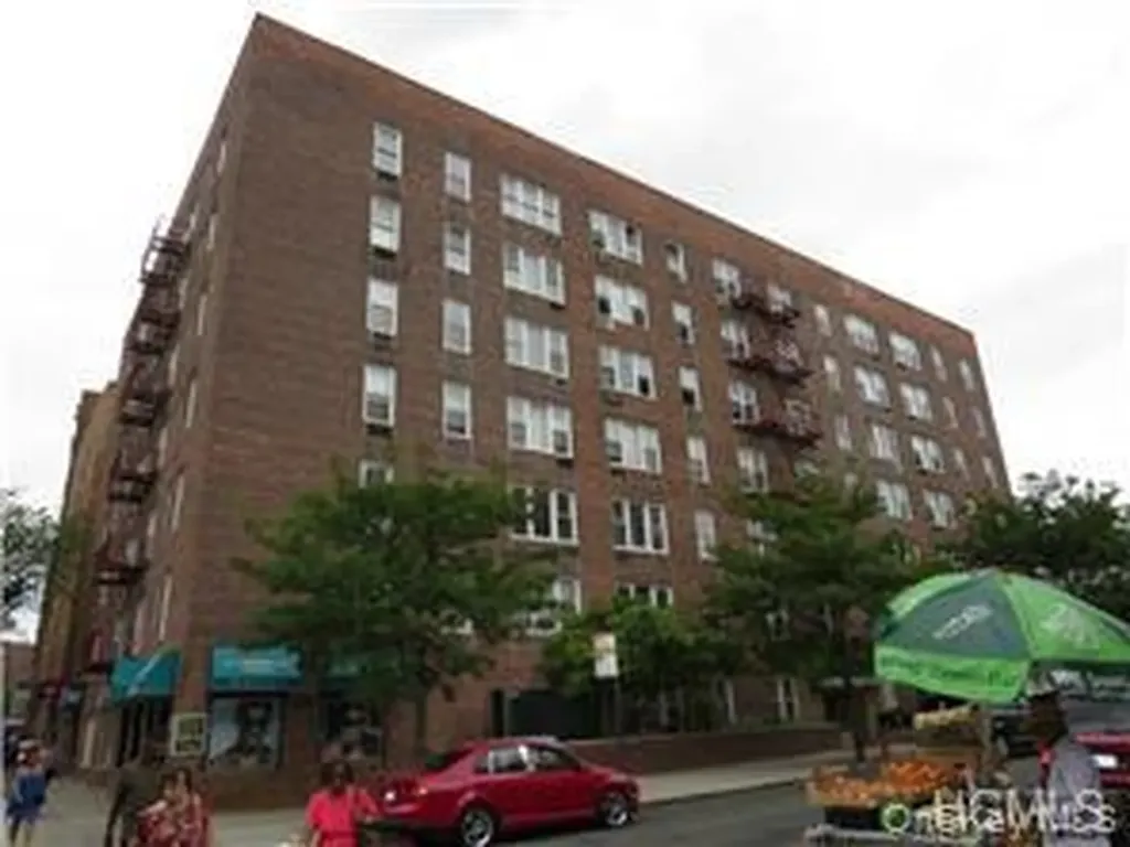 1332 Metropolitan Avenue Bronx NY 10462