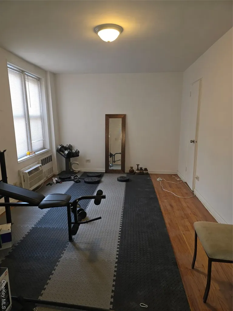 1332 Metropolitan Avenue Bronx NY 10462
