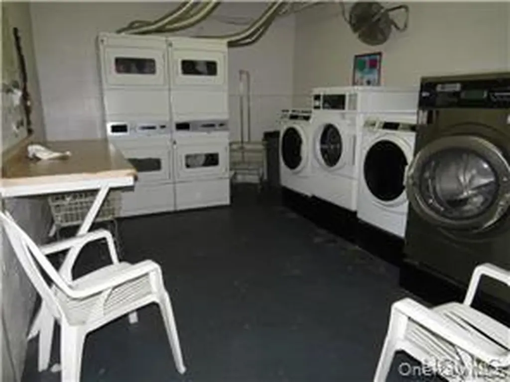 1332 Metropolitan Avenue Bronx NY 10462